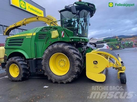 John Deere 8400 Windrowers
