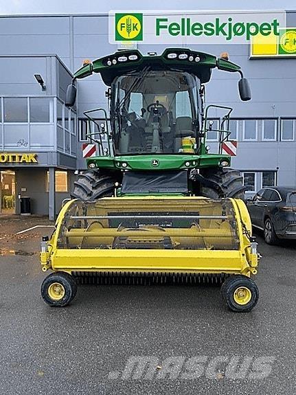 John Deere 8400 Windrowers