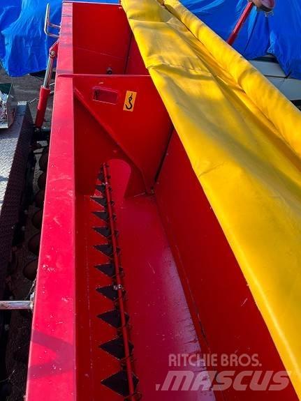 Junkkari 3000T Mineral spreaders