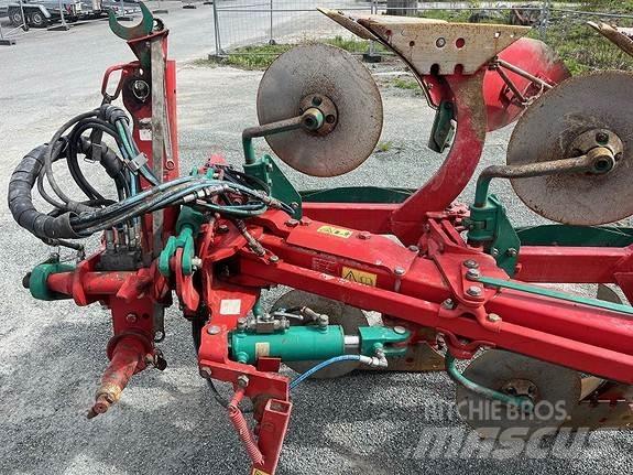 Kverneland ES80 Conventional ploughs