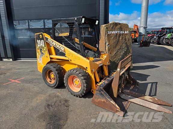 Mustang 2040 Skid steer loaders