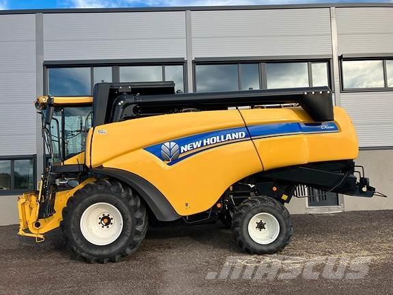 New Holland CX5080 Combine harvesters