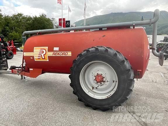 Rekord 8500 Manure spreaders