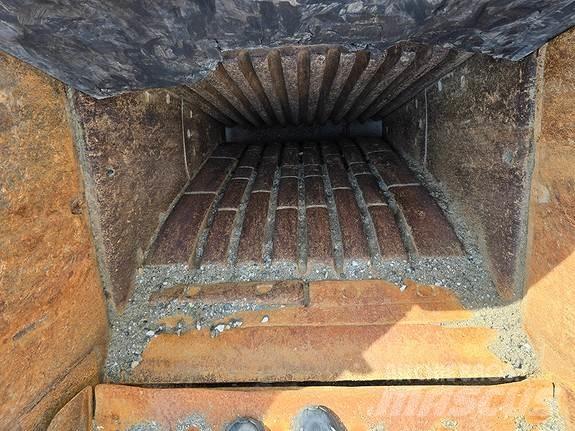 Sandvik UJ440I Crushers