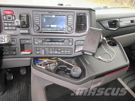 Scania R520 6x2*4 Cable lift demountable trucks