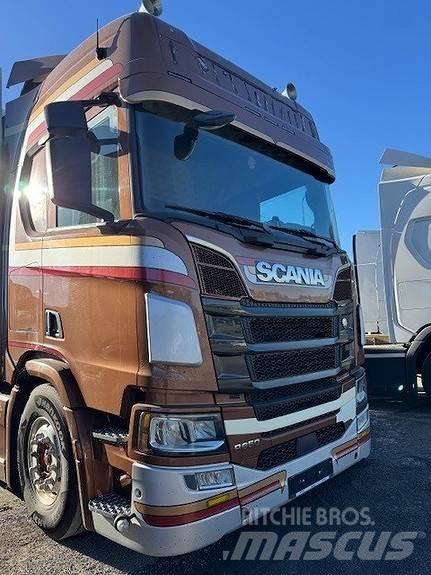 Scania R650B6X2NB Box body trucks