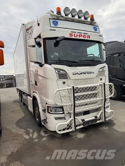Scania S650B6X2NB Box body trucks