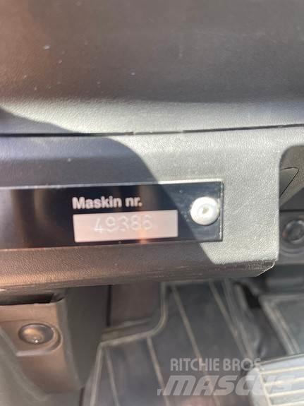 TCM FD40 Diesel trucks