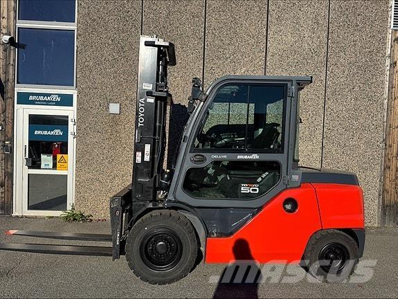 Toyota 40-8FD50N Diesel trucks