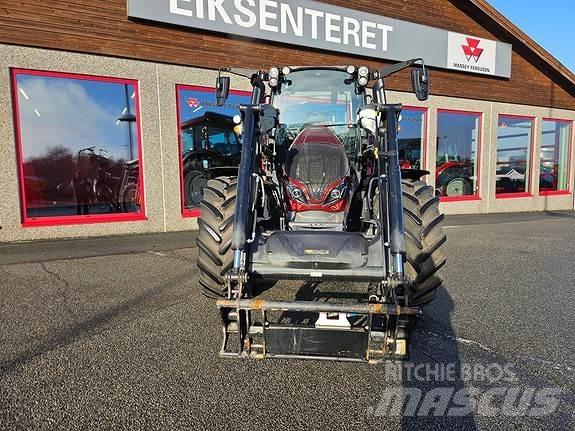 Valtra G135 Active Tractors