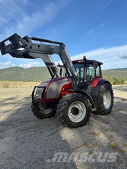 Valtra M150 Tractors