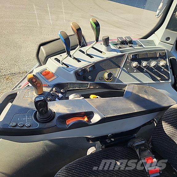 Valtra N-104 Tractors