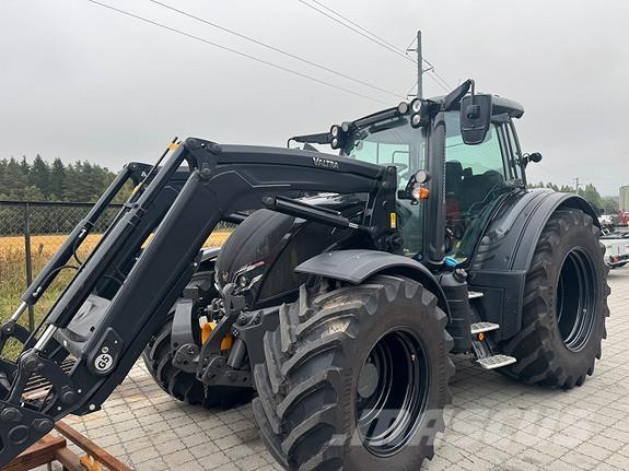 Valtra N 175 Tractors