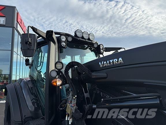 Valtra T235 Tractors