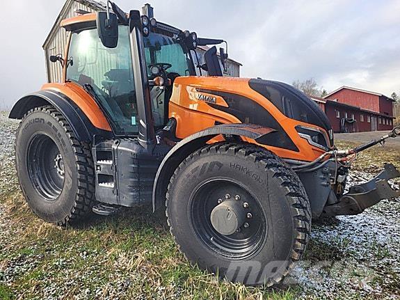 Valtra T255 Tractors