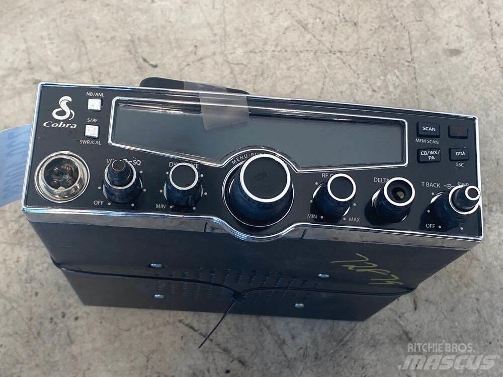Cobra 29LX Electronics
