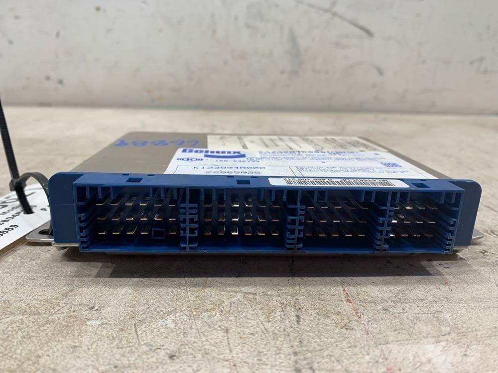 Mack CXU Electronics