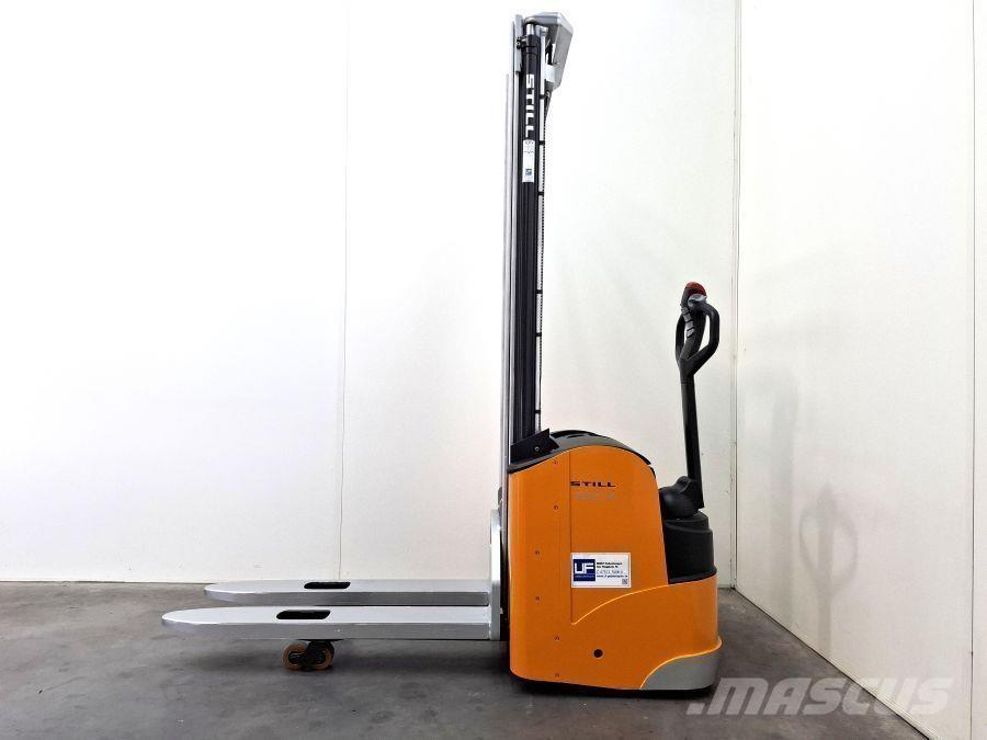 Still EGV 14 Pedestrian stacker