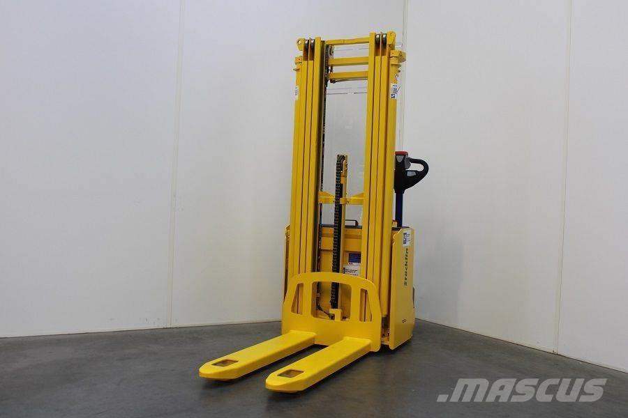 Stöcklin EDS 12 Pedestrian stacker