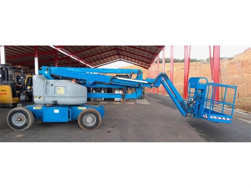 Genie LO2.5 Articulated boom lifts