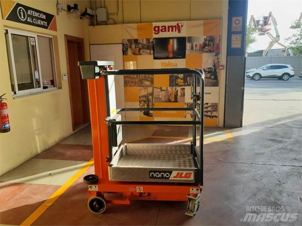 JLG NANO Vertical mast lifts