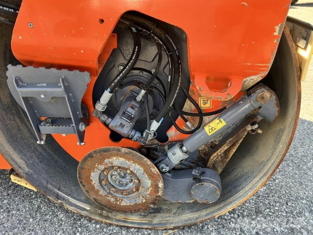 Hamm HD+90i VV Twin drum rollers