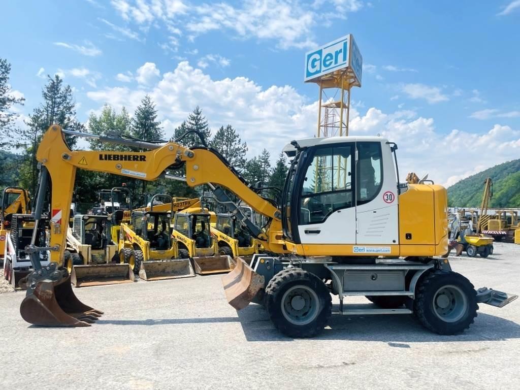 Liebherr A910 Compact Wheeled excavators