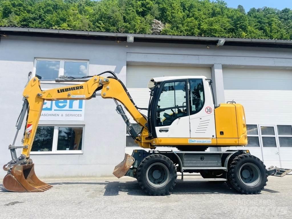Liebherr A910 Compact Wheeled excavators