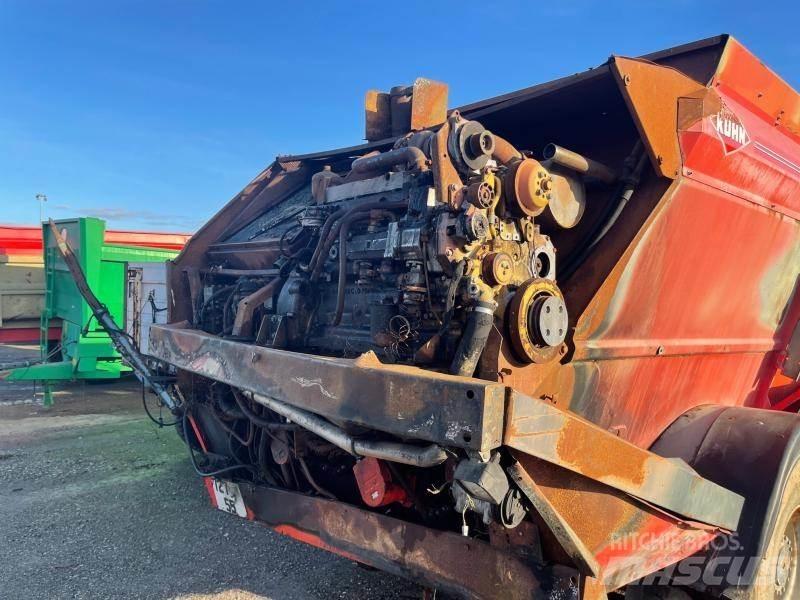 Kuhn SP 14 Mixer feeders