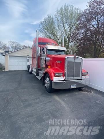Kenworth W900L Construction - Others