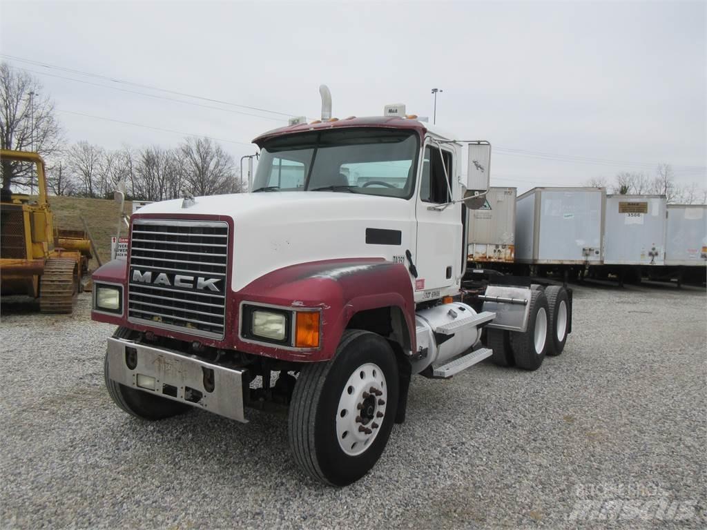 Mack CHN613 Tractor Units
