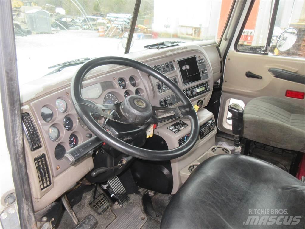Mack CHN613 Tractor Units