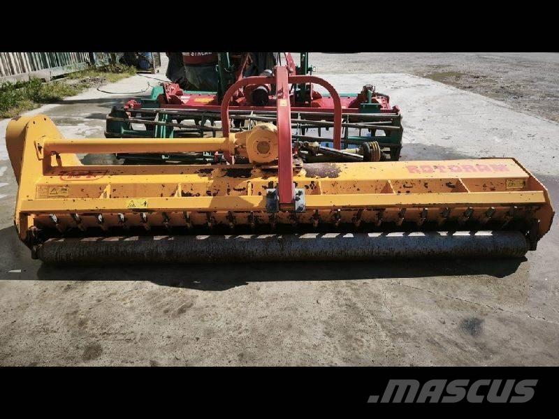 Chaba Field drags