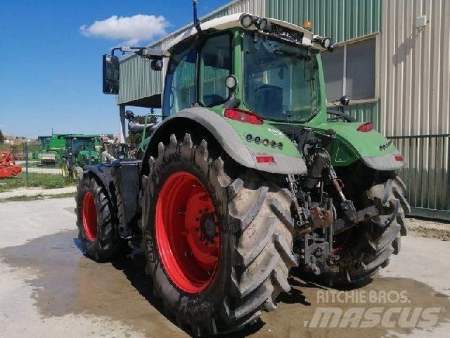 Fendt 718 VARIO Tractors