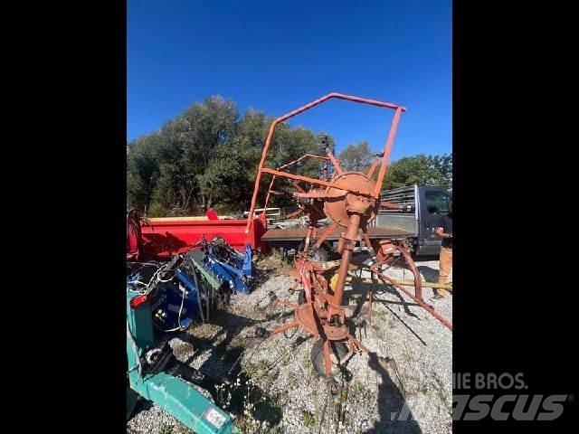 Kuhn GF5001MH Rakes and tedders