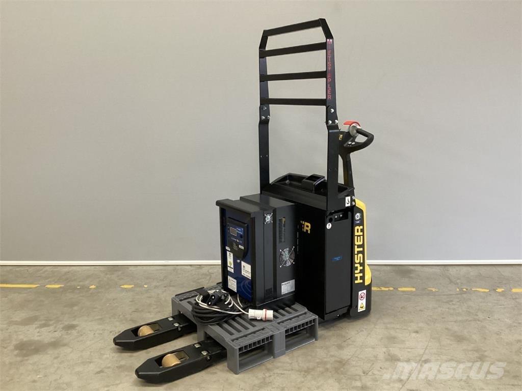 Hyster P2.0 Pedestrian stacker