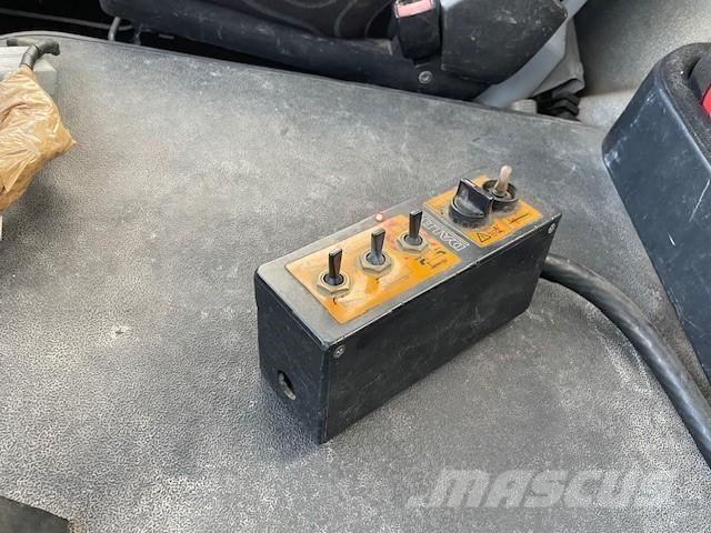 Iveco 330.36 Cable lift demountable trucks