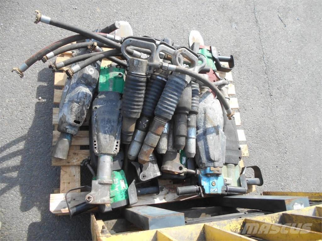 NC nc Hammers / Breakers