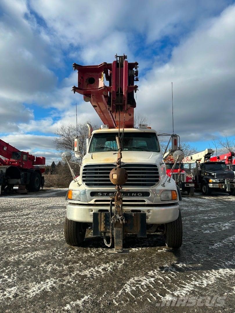 National 1500 Crane trucks