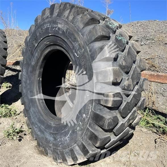  CAMSO 20.5X25 Tyres, wheels and rims