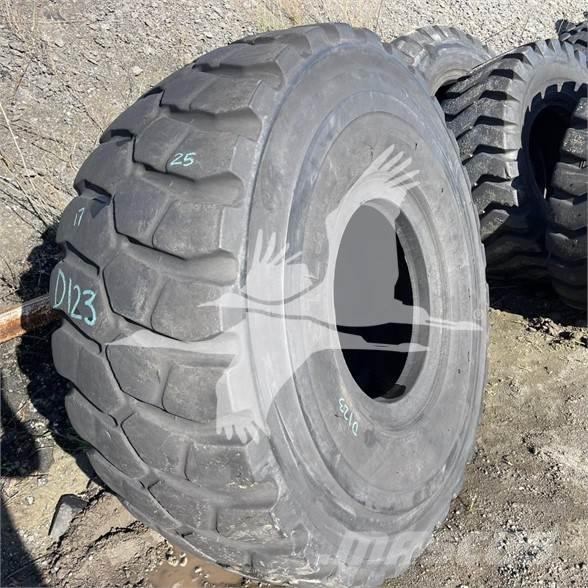 Titan 26.5R25 Tyres, wheels and rims