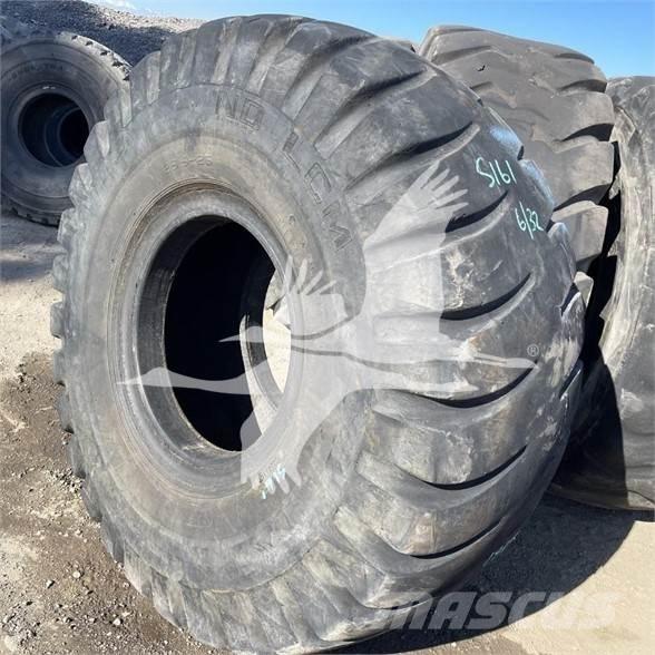 Titan 26.5x25 Tyres, wheels and rims