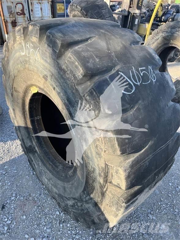 Toyo 23.5x25 Tyres, wheels and rims