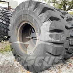Toyo 33.25x35 Tyres, wheels and rims