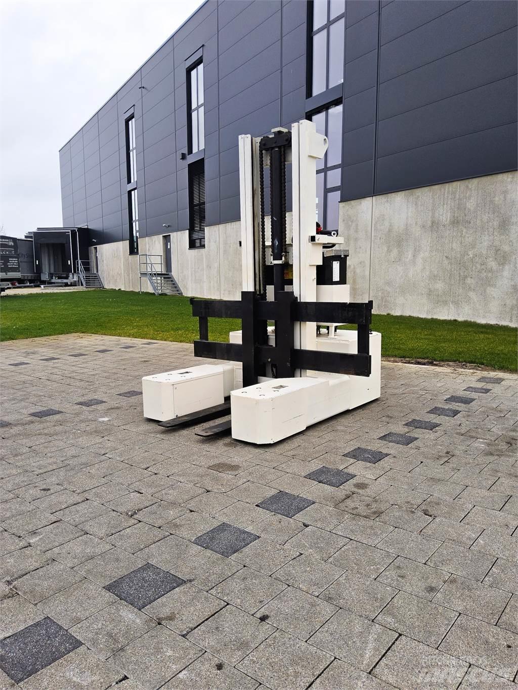 Baka FGY 3000 Pedestrian stacker