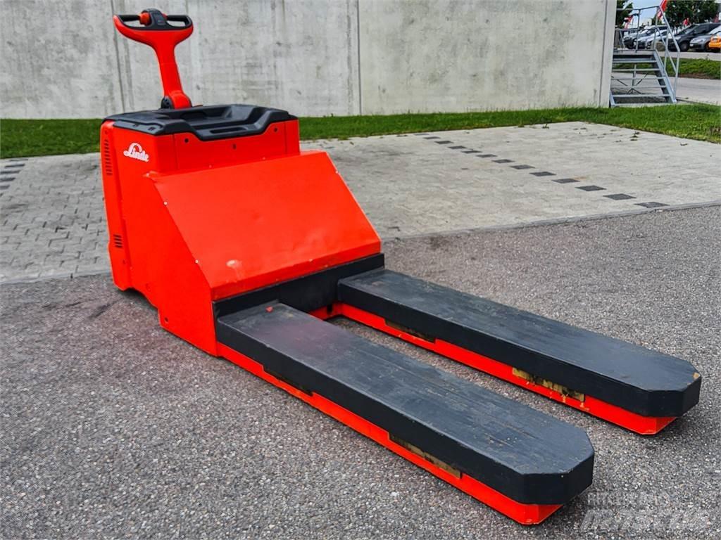 Linde T 30 Pedestrian stacker