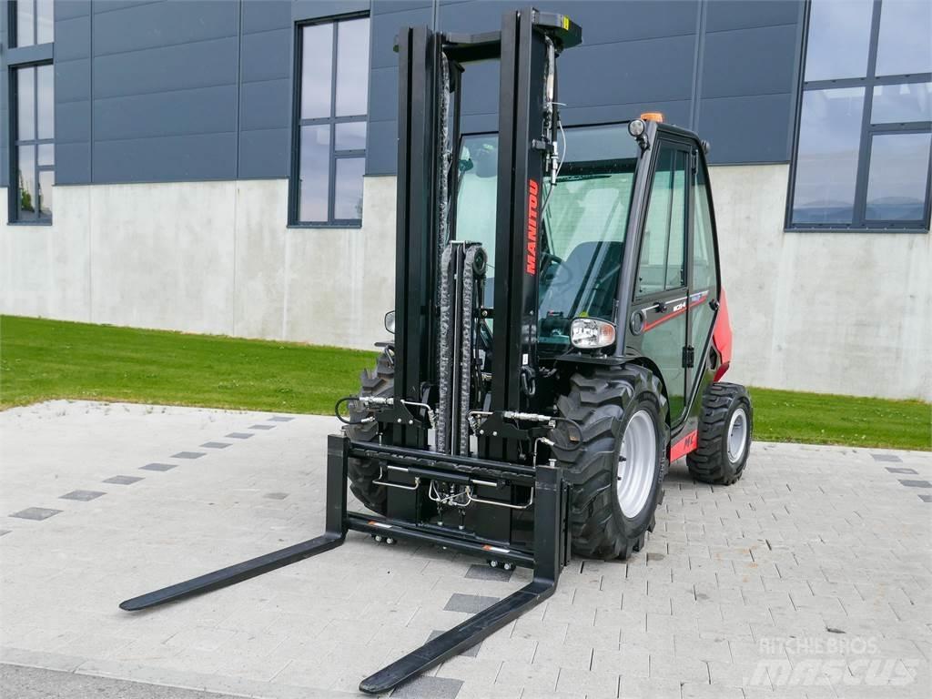 Manitou MC 25-4 Rough terrain trucks