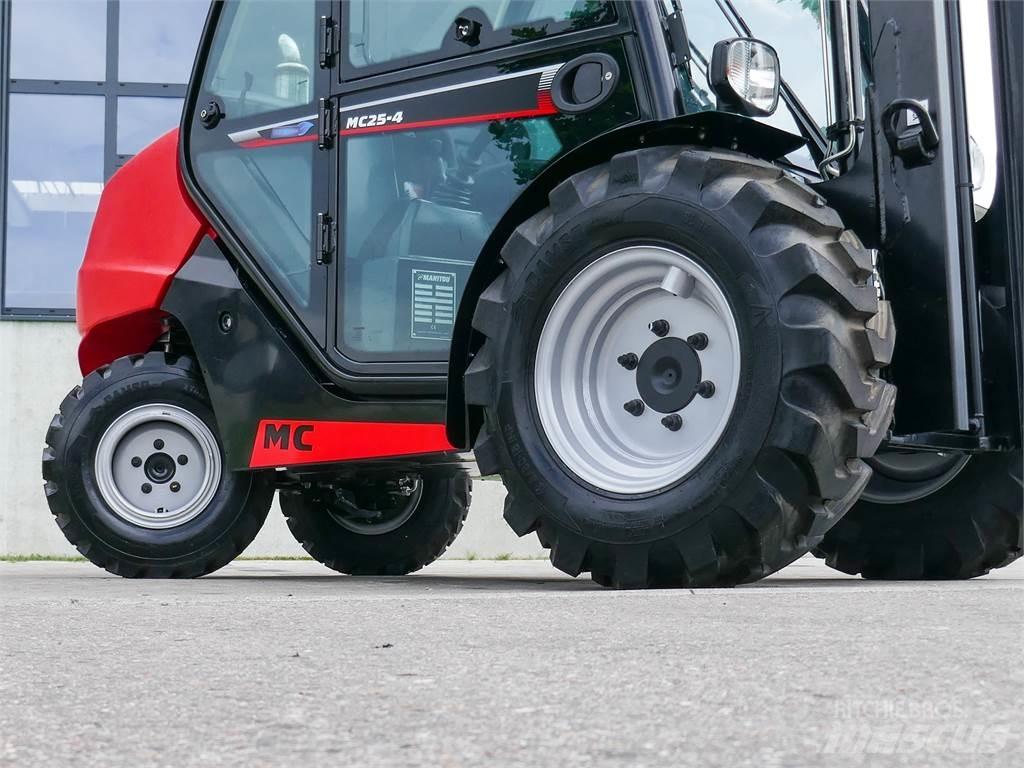 Manitou MC 25-4 Rough terrain trucks