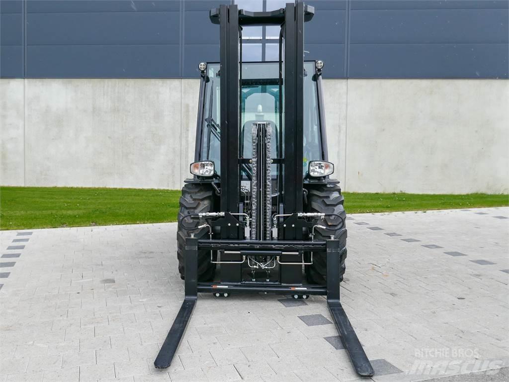 Manitou MC 25-4 Rough terrain trucks