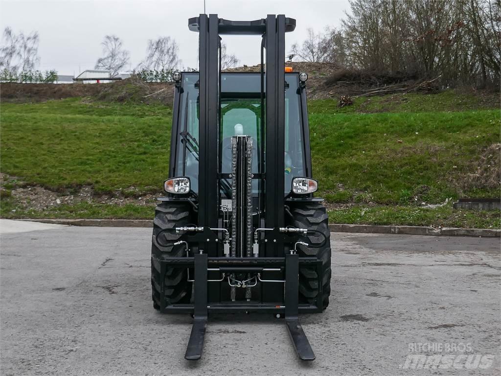 Manitou MC 25-4 Rough terrain trucks